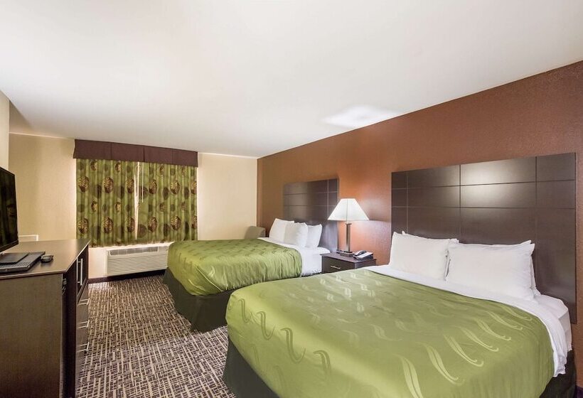 Suite, Quality Inn & Suites Caseyville  St. Louis