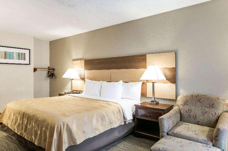 Стандартный Номер Кровать Кинг, Quality Inn & Suites Near Lake Eufaula