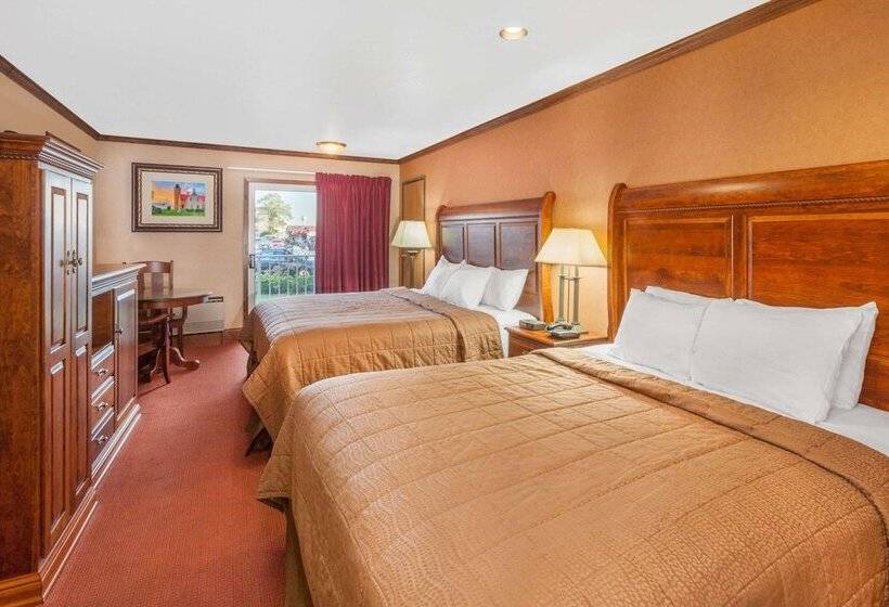 Номер Стандарт 2 Двуспальные Кровати, Ramada By Wyndham Mackinaw City Waterfront