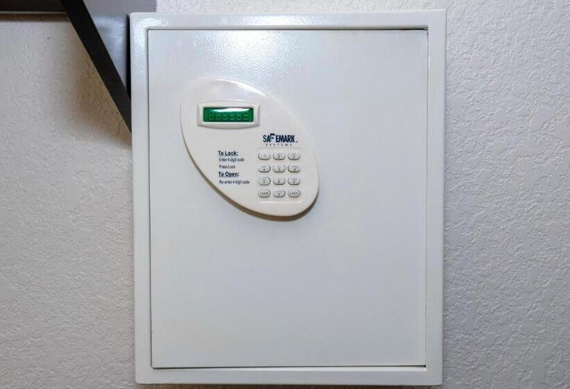 Номер Deluxe, Red Roof Inn Danville, Pa