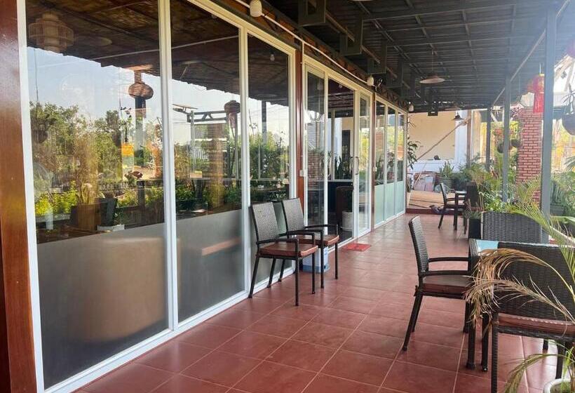 بانگلوی استاندارد, Chomkatae Bungalows