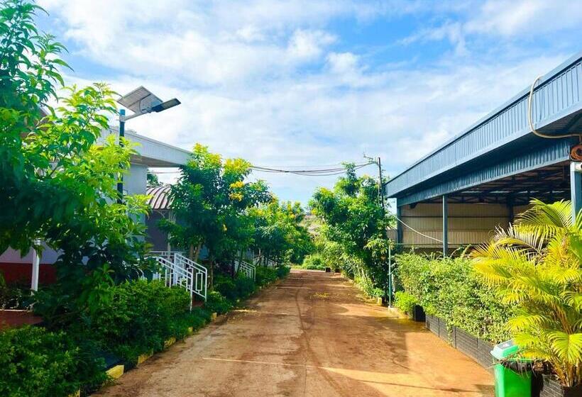بانگلوی استاندارد, Chomkatae Bungalows