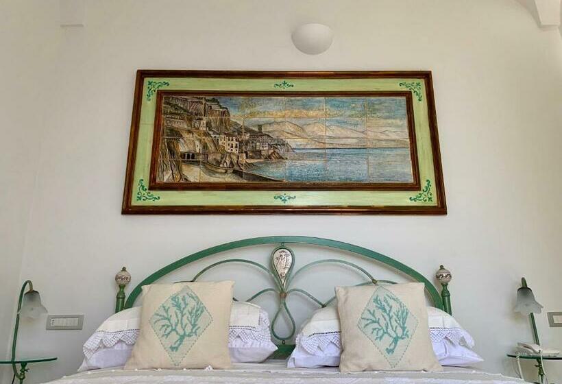 اتاق لوکس با چشم‌انداز دریا, Villa Le Baste