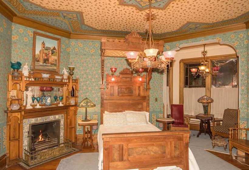 اتاق لوکس, The Richards House