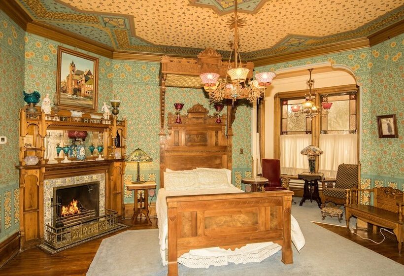 اتاق لوکس, The Richards House