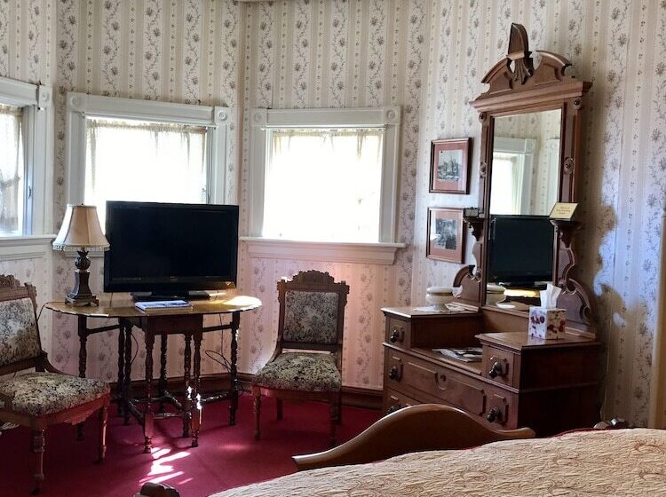 اتاق لوکس, The Redstone Inn And Suites