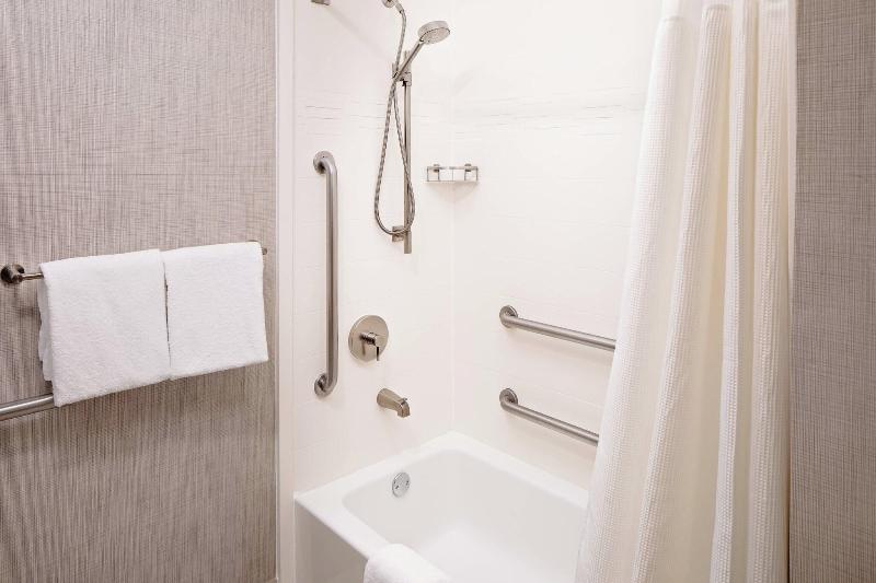 스위트, Residence Inn Arlington
