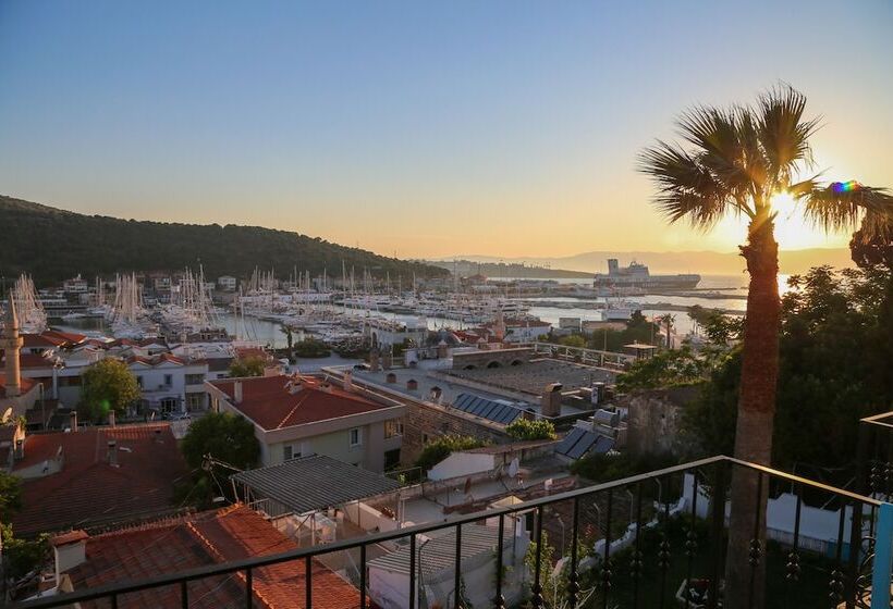 اتاق لوکس با چشم‌انداز, Villa Veria