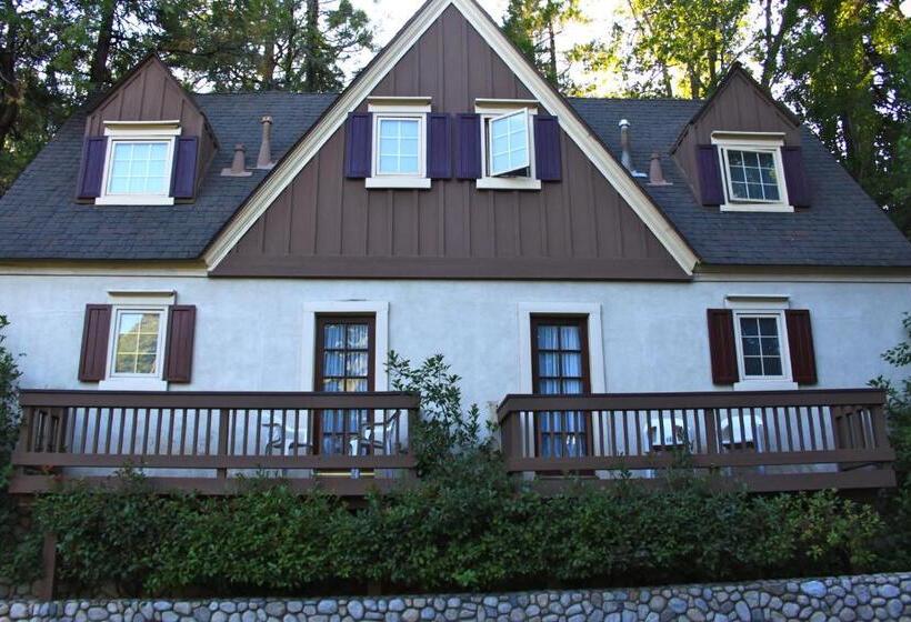 스탠다드 룸 킹사이즈 침대, Saddleback Inn At Lake Arrowhead