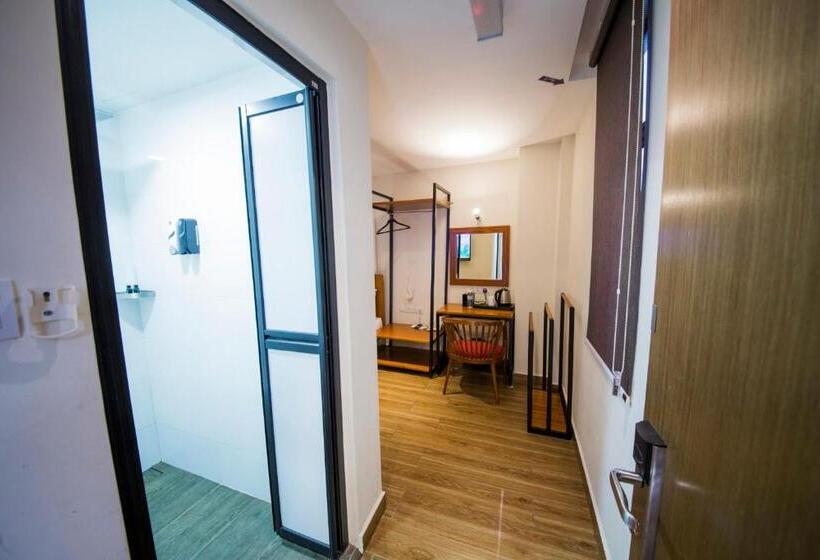 اتاق استاندارد یک نفره, The Point Boutique