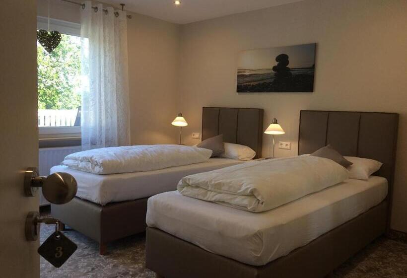 اتاق استاندارد با بالکن, Mansion