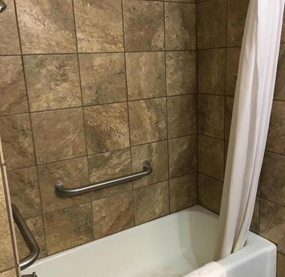 Номер Стандарт, Southfork Motel