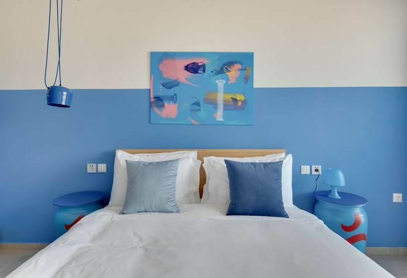 Quarto Economy, Selina Athens Theatrou