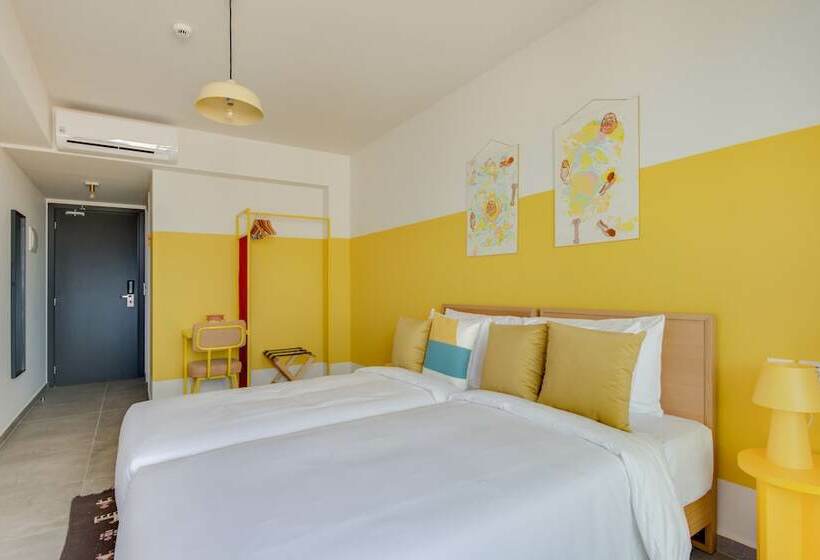 Quarto Estandar, Selina Athens Theatrou