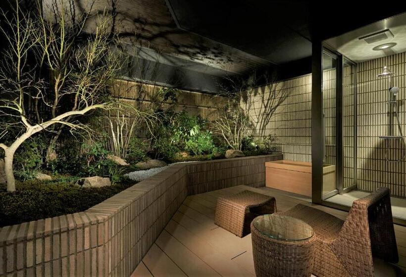 سوئیت با بالکن, Royal Twin Hotel Kyoto Hachijoguchi