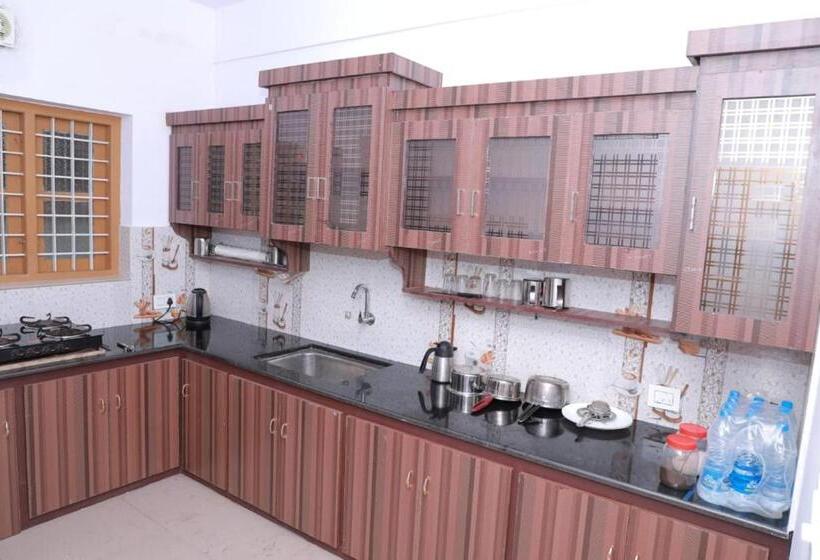Вилла 3 Спальни, Thrissur Villas Home Stay