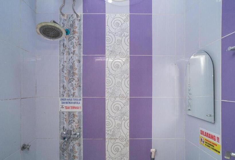 Семейный Номер Deluxe, Reddoorz Syariah Near Jalan A Yani Km 8 Citraland