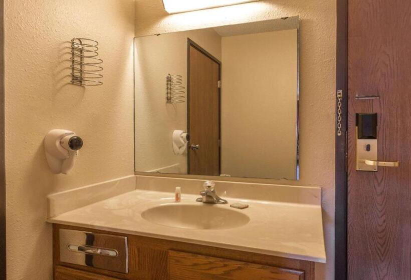 Студио Стандарт Кровать Кинг, Super 8 By Wyndham Hartford Wi