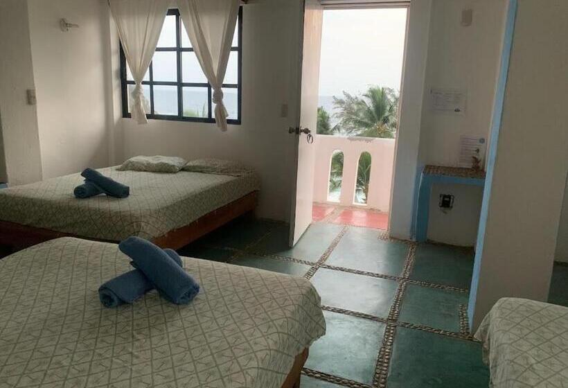 Triple Room Sea View, La Coral Beach House