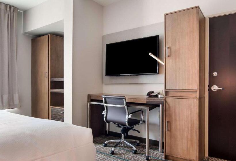 장애인을 위한 스위트, Mainstay Suites East Camden