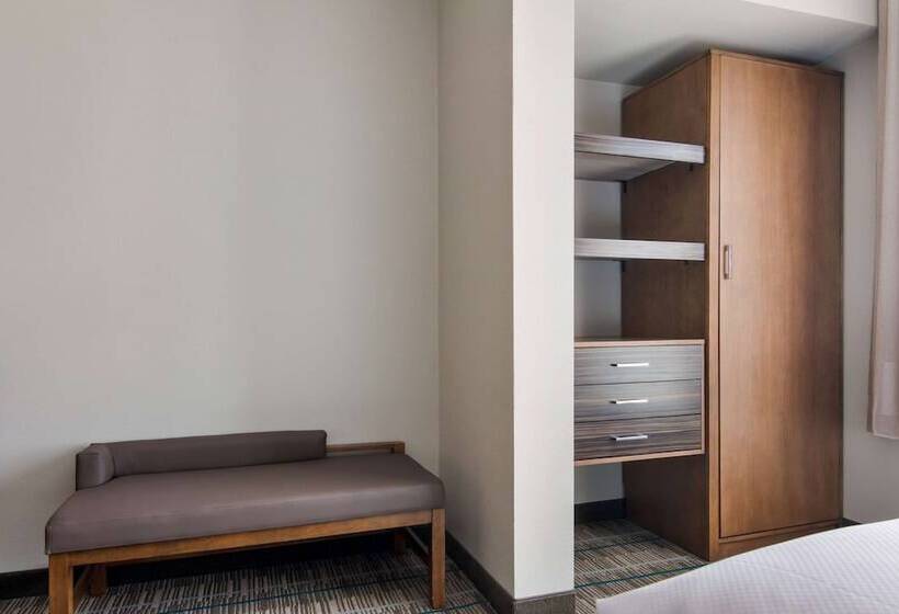 스위트, Mainstay Suites East Camden