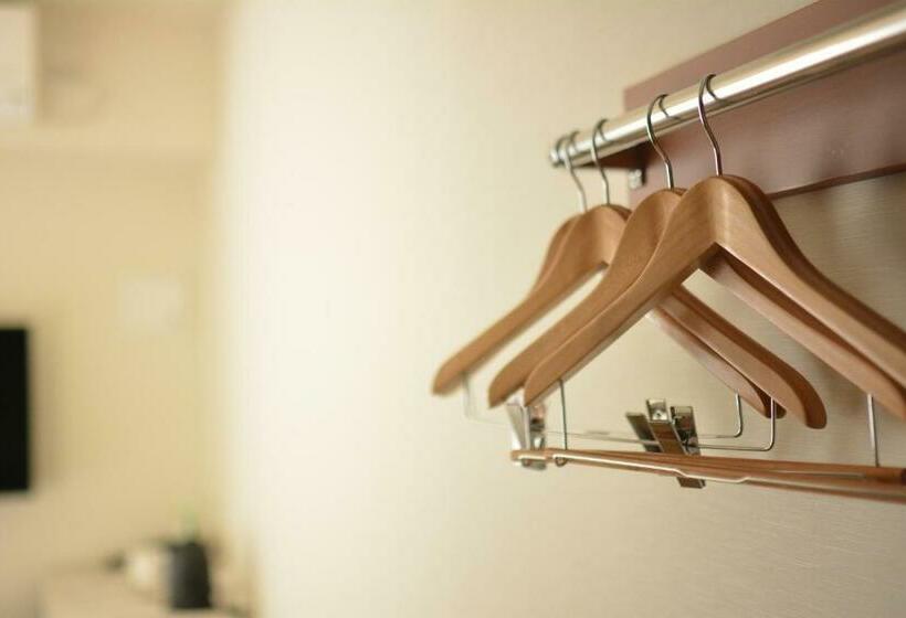 Quarto Estandar, Luxcare