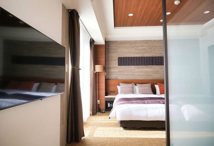 Quarto Deluxe, Luxcare