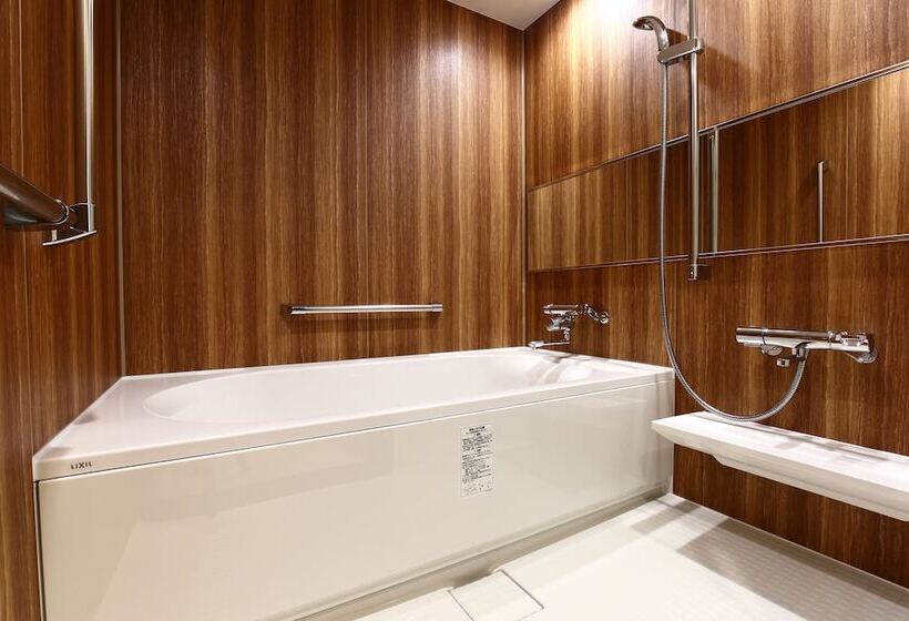 Quarto Deluxe, Luxcare