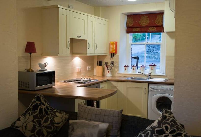 خانه 2 خوابه, The Horse And Farrier Inn And The Salutation Inn Threlkeld Keswick
