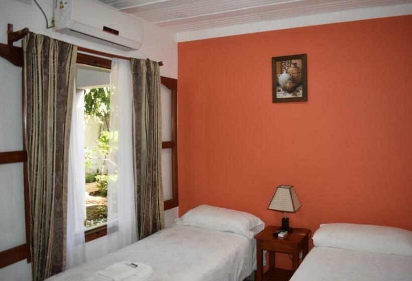 Номер Стандарт, Benitez Hosteria
