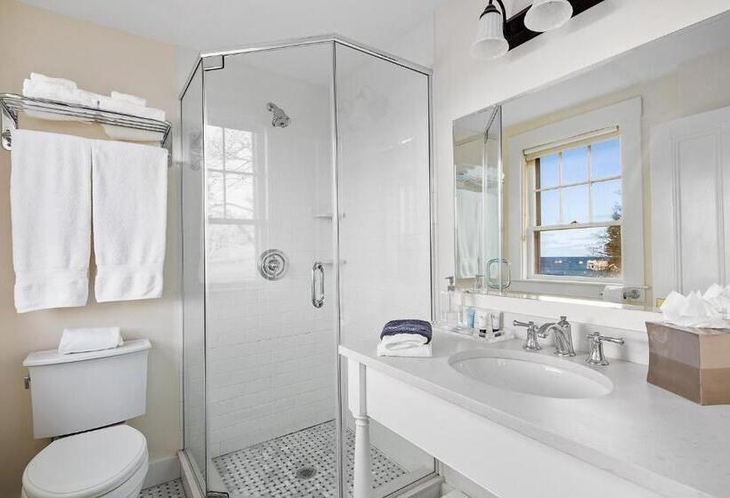 Люкс Кровать Кинг, East Wind Inn & Suites
