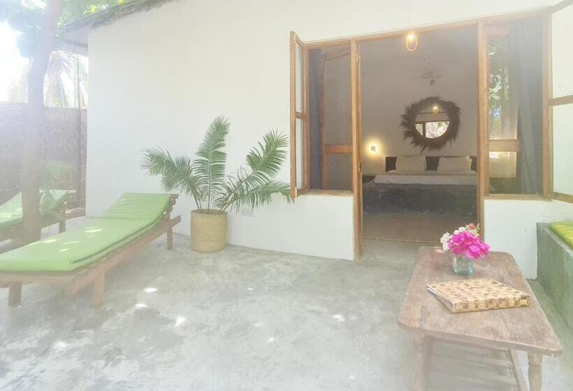 Номер Deluxe с Балконом, Garden Beach Bungalows Jambiani