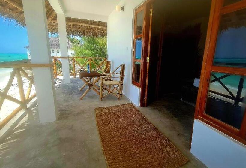 Номер Deluxe Вид на Море с Балконом, Garden Beach Bungalows Jambiani