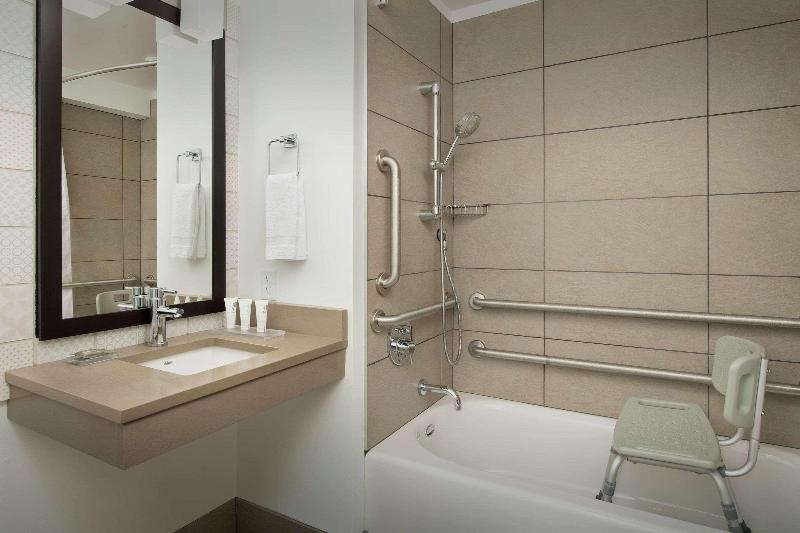 Standard Værelse Tilpasset til Handicappede, Country Inn & Suites By Radisson, Seattle Tacoma International Airport, Wa