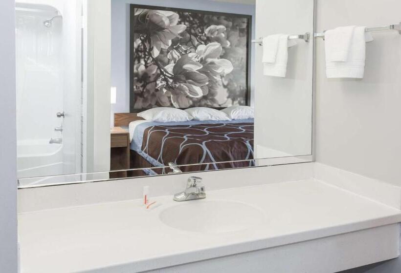 Standard Szoba King Size Bed, Super 8 By Wyndham Valdosta Ga I 75