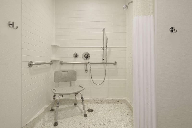 Standard Szoba King Size Bed, Super 8 By Wyndham Valdosta Ga I 75