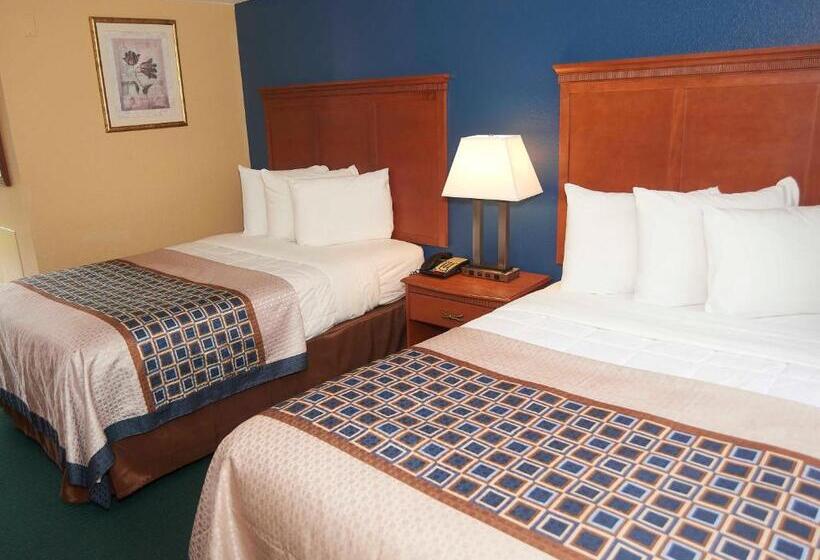 Номер Стандарт 2 Двуспальные Кровати, Swiss Chalets Village Inn
