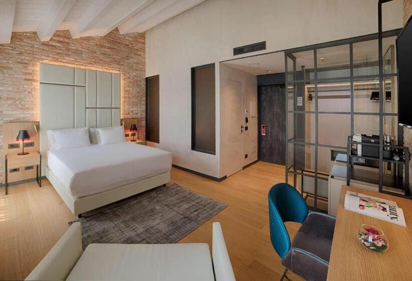 Полулюкс Дюплекс, NH Collection Murano Villa