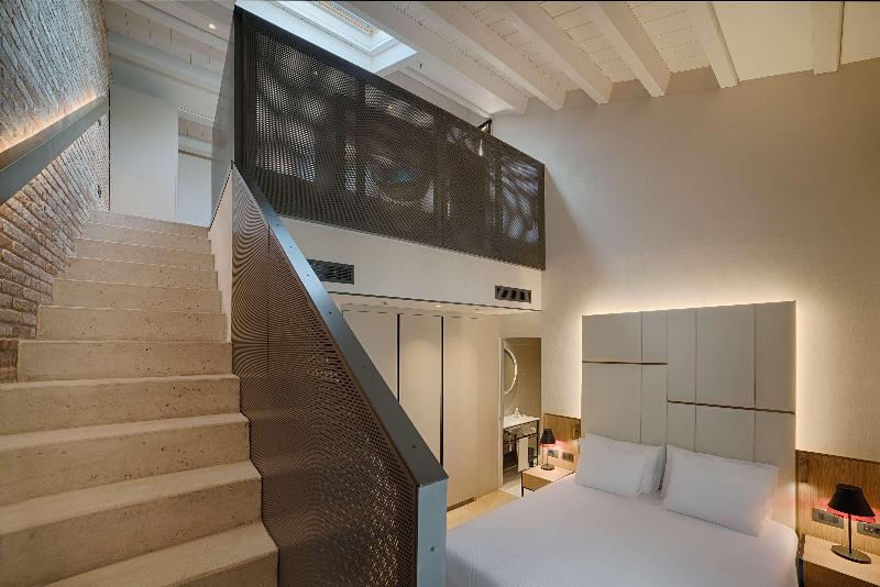 Полулюкс Дюплекс, NH Collection Murano Villa