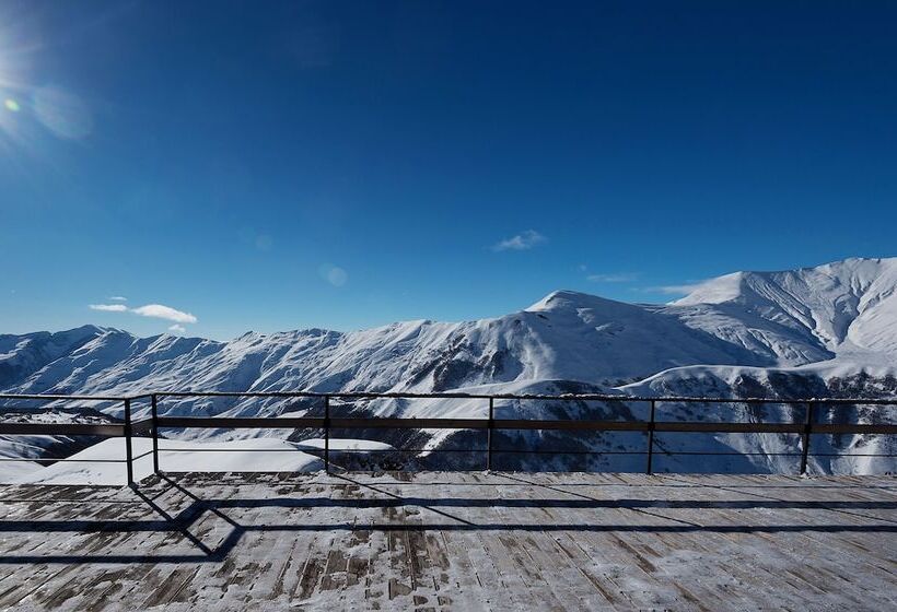 اتاق خانوادگی, Monte Gudauri