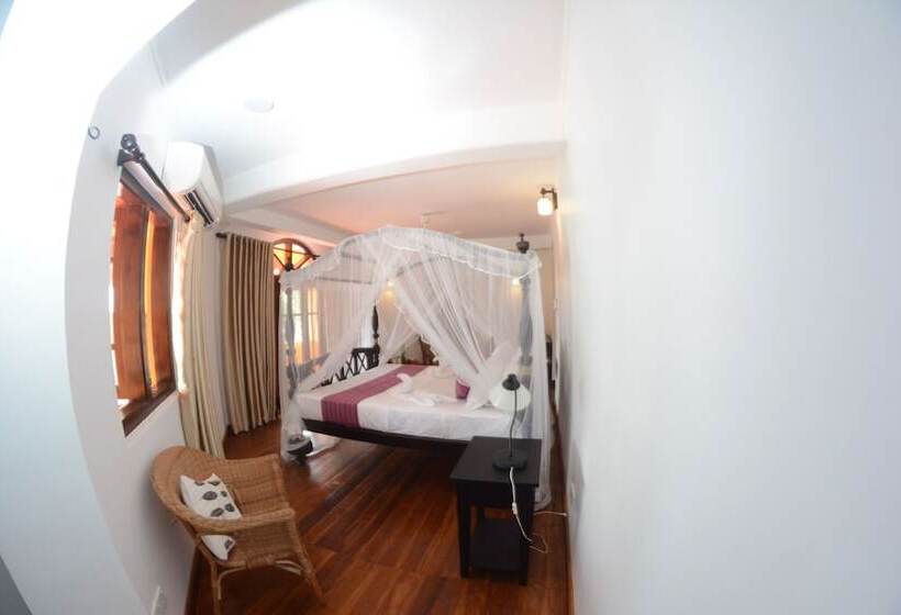 اتاق استاندارد با چشم‌انداز دریا, Sandy's Villa Hiriketiya