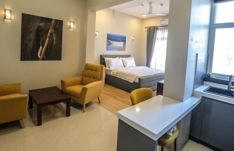 Апартаменты 3 Спальни, Pink Elephant Tourist Apartment