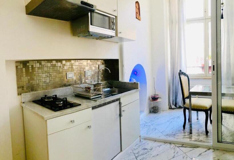 اتاق استاندارد با وان آب گرم, Parisa Suite