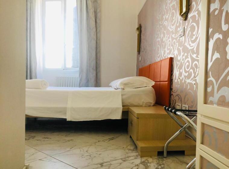 اتاق لوکس, Parisa Suite