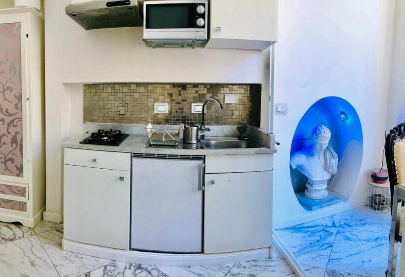 سوییت خانوادگی, Parisa Suite