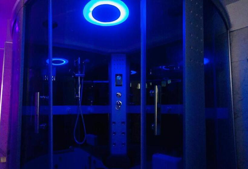 سوییت خانوادگی, Parisa Suite