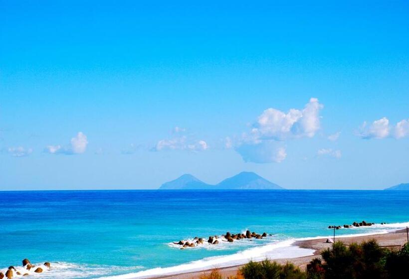 اتاق استاندارد با تراس و چشم‌انداز دریا, In Riva Al Mare B&b
