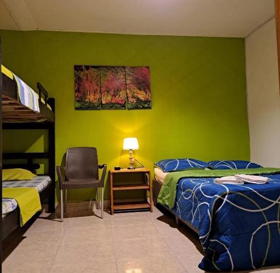 家庭间, Hostel Shalom Adonai