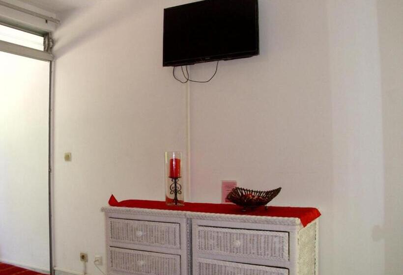 استودیوی استاندارد, Studio Des Iles