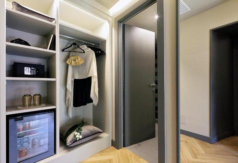 اتاق لوکس, Roma Five Suites